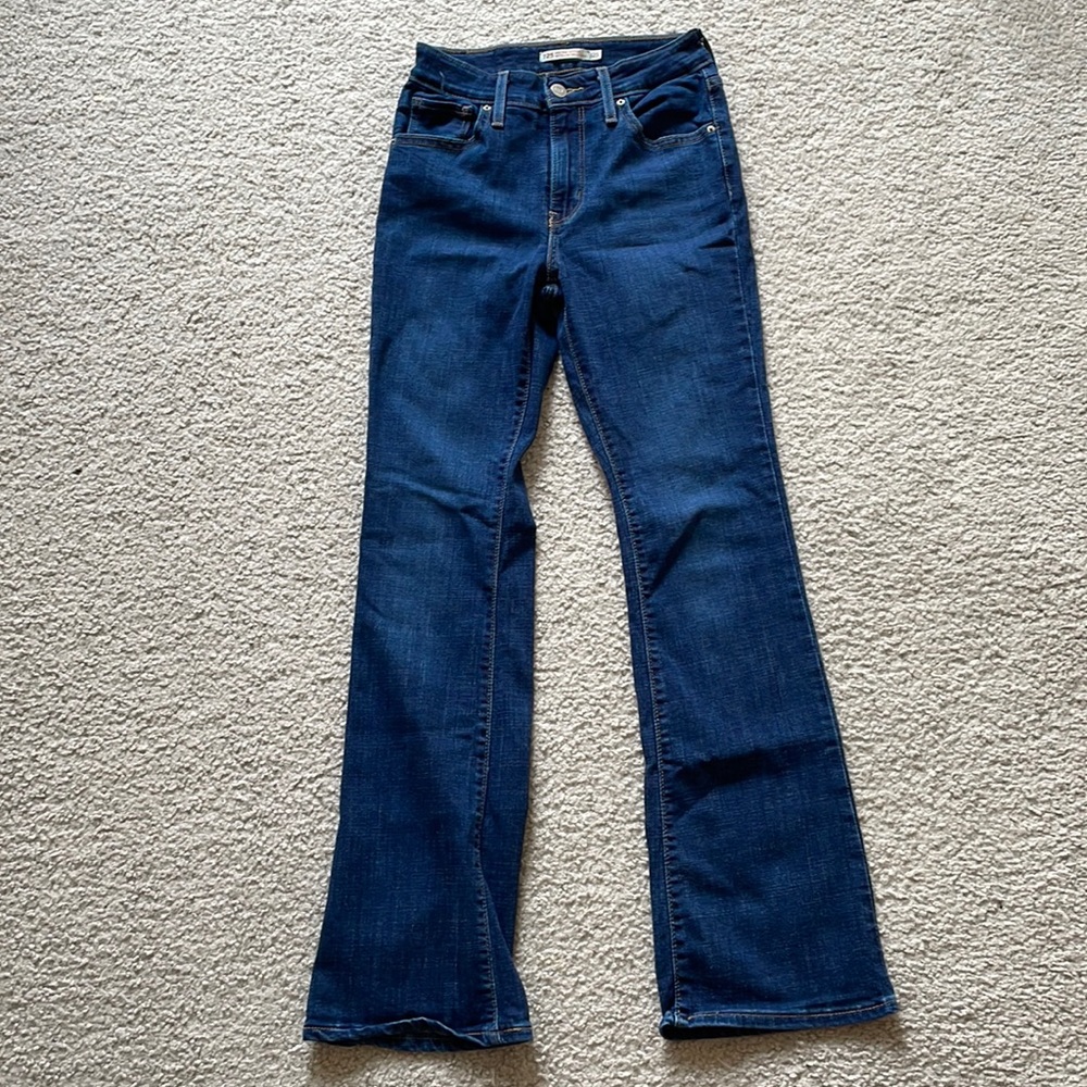 Levi’s jeans 725 high rise bootcut - size 25